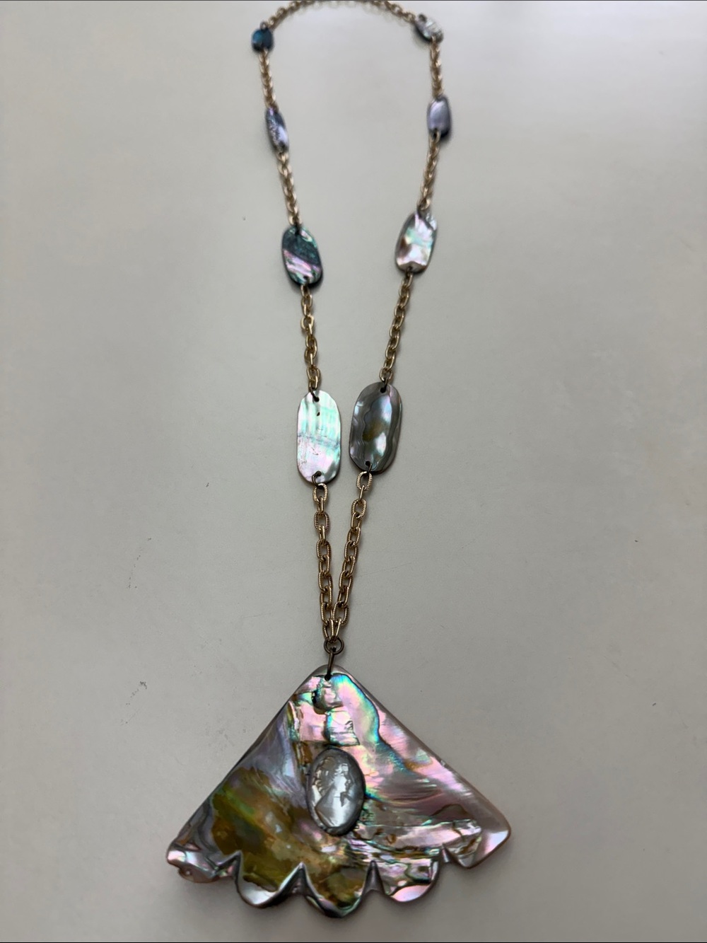 Vintage 30" Continuous Abalone Shell Fan Pendant Mother of Pearl Cameo Necklace